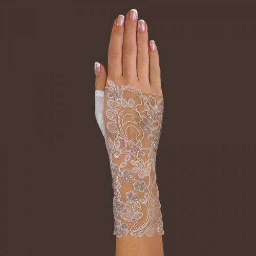 Rękawiczki ślubne bez palców z haftowanej koralikami siateczki.